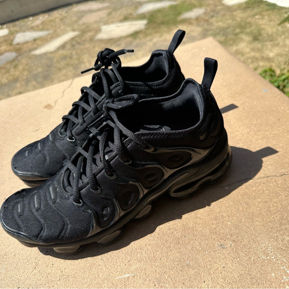 Men's Black Athletic Shoes